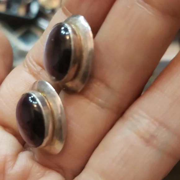 Vintage Sterling Silver Purple Cats Eye Earrings - Picture 3 of 5